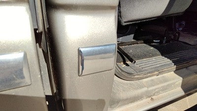 2002 Sierra 2500 Hd Passenger Right Rear Moulding On Cab Corner Oem