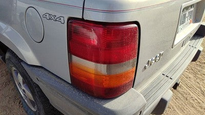 1993-1998 Jeep Grand Cherokee Driver Left Tail Light Brake Lamp Oem Rear