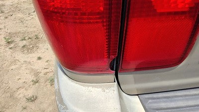 98-00 Navigator Driver Left Tail Light Brake Lamp Rear Outer Quarter Mounted