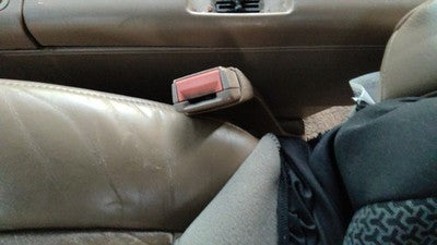 1994 Chevy Suburban Driver Left Front Seat Belt Buckle Receiver Oem Tan