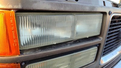 1992-1999 Chevy Suburban Passenger Right Head Light Oem Front Lamp 15602614