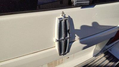 2007-2008 Lincoln Navigator License Plate Trim Surround Panel Tail Trunk Finish