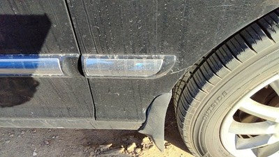 2004-2005 Hyundai Xg350 Passenger Right Moulding From Fender Trim Strip Black