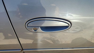 1998-02 Oldsmobile Intrigue Passenger Right Front Outside Door Handle Silver 17U