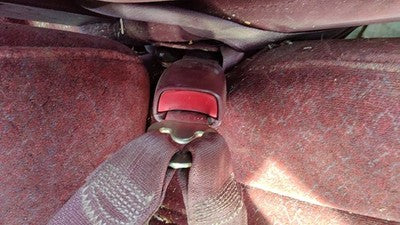 1998 Buick Lesabre Passenger Right Front Seat Belt Buckle Receiver Oem Red