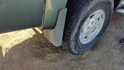 2006 Gmc Canyon Passenger Right Rear Mud Flap Rock Guard Oem