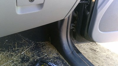 2011 Kia Sorento Passenger Right Lower Kick Trim Panel Oem Black Eb