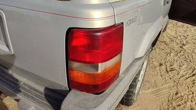 1993-1998 Jeep Grand Cherokee Passenger Right Tail Light Brake Lamp Oem Rear