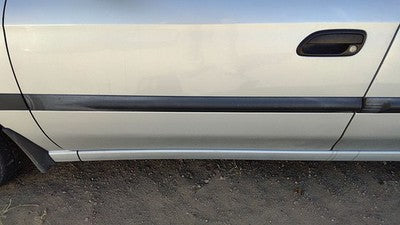 2000-2004 Subaru Legacy Driver Left Front Moulding From Door Oem Trim Strip