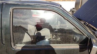 1987-1995 Nissan Pathfinder Passenger Right Front Side Window Door Glass Oem