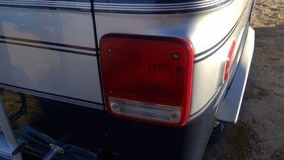 1989 Chevy G20 Van Passenger Right Tail Light Brake Lamp Oem Rear 05977496