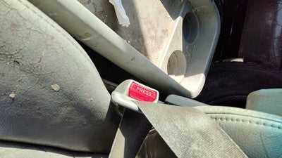 2005-2010 Honda Odyssey Driver Left Front Seat Belt Buckle Receiver Oem Gray
