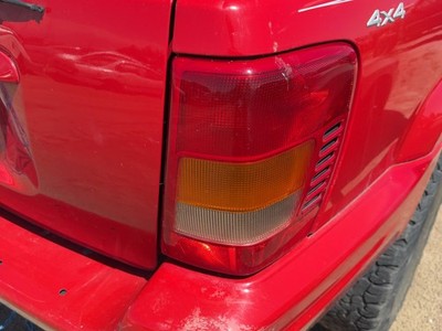 1999-2003 Jeep Grand Cherokee Passenger Right Tail Light Brake Lamp Oem Rear