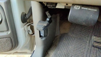 2001 Chevy Suburban Driver Left Lower Kick Trim Panel Oem 922 Light Gray
