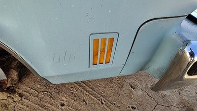 1975 Cutlass Supreme Passenger Right Front Turn Signal Light Lamp Fender Marker