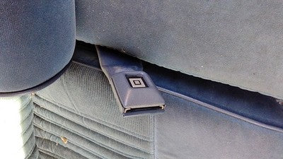 1989 Olds Cutlass Cierra Passenger Right Front Seat Belt Buckle Receiver Blue