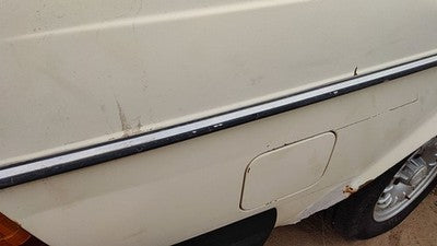 1980 Mercedes 300Td Passenger Right Rear Moulding On Quarter Panel Oem