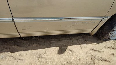 00 Town & Country Passenger Right Front Moulding From Door Oem Trim Strip Gold