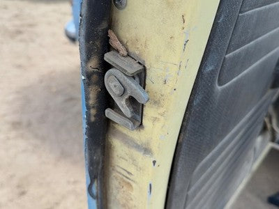 1971 Vw Super Beetle Driver Left Front Door Latch With Rods/Cables Oem