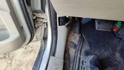 2008 Jeep Grand Cherokee Driver Left Lower Kick Trim Panel Oem Gray D1