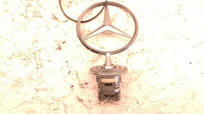 1995 Mercedes E350 Hood Ornament Emblem Front Badge Oem
