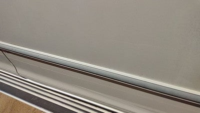 04-05 Sienna Passenger Right Front Moulding From Door Oem Trim Strip White 071