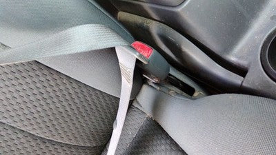 2002-2004 Nissan Xterra Passenger Right Front Seat Belt Buckle Receiver Gray K