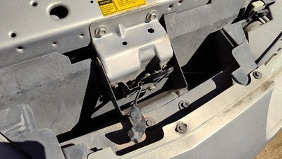 1998-2002 Oldsmobile Intrigue Hood Latch Assembly With Bracket Oem