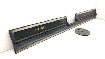 02-06 Cadillac Escalade Back Hatch Lift Gate Lower Molding Trim With Emblem Oem