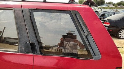 1990-1995 Nissan Pathfinder Driver Left Rear Quarter Glass Back Side Window Oem