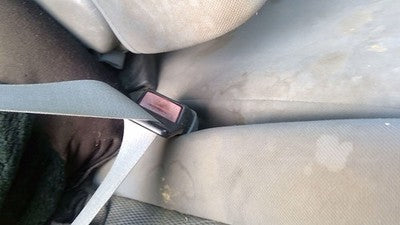 2005-2007 F350 Super Duty Passenger Right Front Seat Belt Buckle Receiver Gray