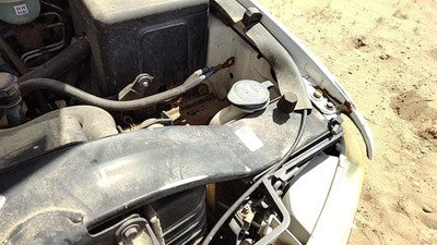 99-07 Silverado 2500 Hd Windshield Washer Fluid Reservoir With Pump Wiper Tank