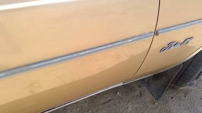 1985 Olds 88 Passenger Right Front Moulding From Door Oem Trim Strip