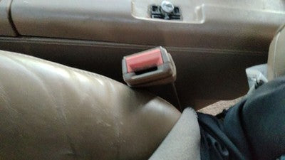 1994 Chevy Suburban Driver Left Front Seat Belt Buckle Receiver Oem Tan