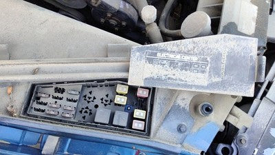 1989 Olds Cutlass Cierra Engine Fuse Box Power Distribution Panel Oem 2.8L