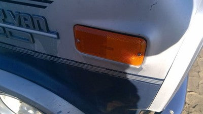 1989 Chevy G20 Van Passenger Right Front Turn Signal Light Lamp Fender Mounted