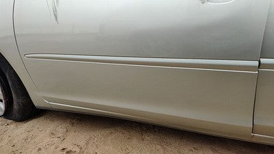 02-06 Camry Driver Left Front Moulding From Door Trim 1C8 Lunar Mist Metallic