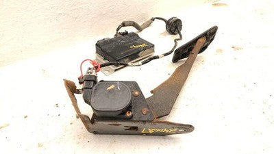 2003-2005 Chevy Suburban Tac Module With Throttle Pedal Gas Oem 12573059