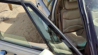 91-96 Park Ave Ultra Passenger Right Front Vent Window Small Door Glass Wh Frame