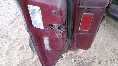 1990 Olds Eighty Eight Driver Left Front Door Latch With Rods/Cables Oem