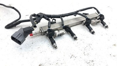 2004-2005 Mazda 3 Complete Fuel Rail With Injectors Set Loaded Oem 2.3L