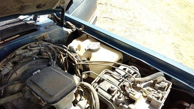 1994 Chevy S10 Blazer Windshield Washer Fluid Reservoir With Pump Oem Wiper Tank
