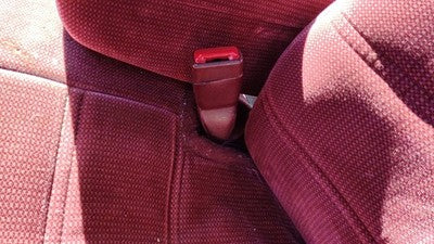 1995 Chevy Lumina Driver Left Front Seat Belt Buckle Receiver Oem Red