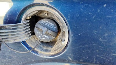 2001-2003 Dodge Caravan Fuel Filler Neck Assembly With Gas Cap Oem 4809287Ab