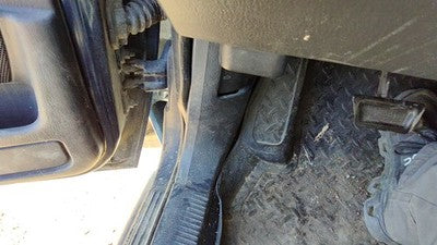 2004 Jeep Grand Cherokee Driver Left Lower Kick Trim Panel Oem Gray Dv