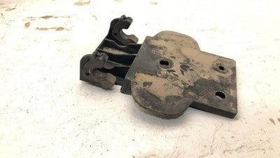 10-14 Tahoe Engine Cover Top Plastic Shield OEM 5.3L 12625893 WITH MOUNT BRACKET