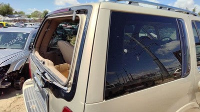 1998 Lincoln Navigator Passenger Right Rear Moulding On Quarter Panel Gold Bi