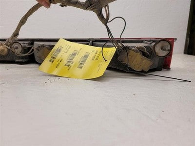 1990-1992 Oldsmobile Toronado Complete Tail Light Assembly Brake Lamp Back Trunk