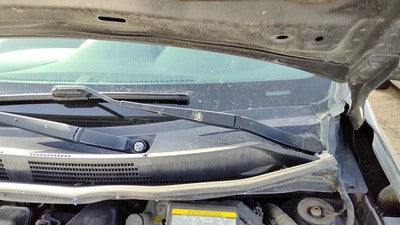 2012-2019 Nissan Versa Driver Left Windshield Wiper Arm Oem Blade Lever