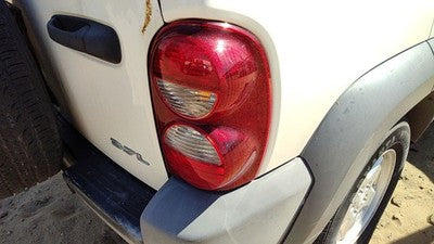 2005-2007 Jeep Liberty Passenger Right Tail Light Brake Lamp Oem Rear 55157060Ag